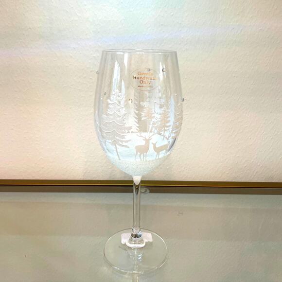 Set of 2 Holiday Wine Glasses Hand Painted White Christmas Trees Snow New - Picture 10 of 10